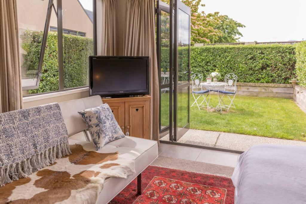 Private, Tasteful Studio Appartamento Wanaka Esterno foto