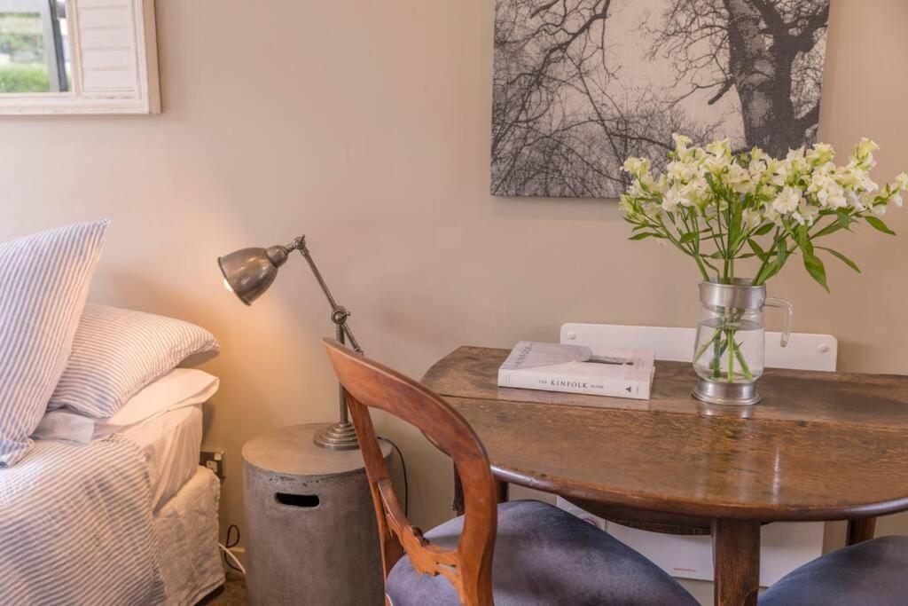 Private, Tasteful Studio Appartamento Wanaka Esterno foto